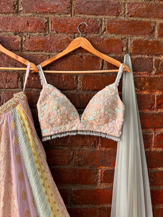 Multipanel and multicolour lehenga set